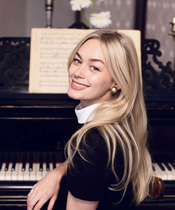 Pianist 4615