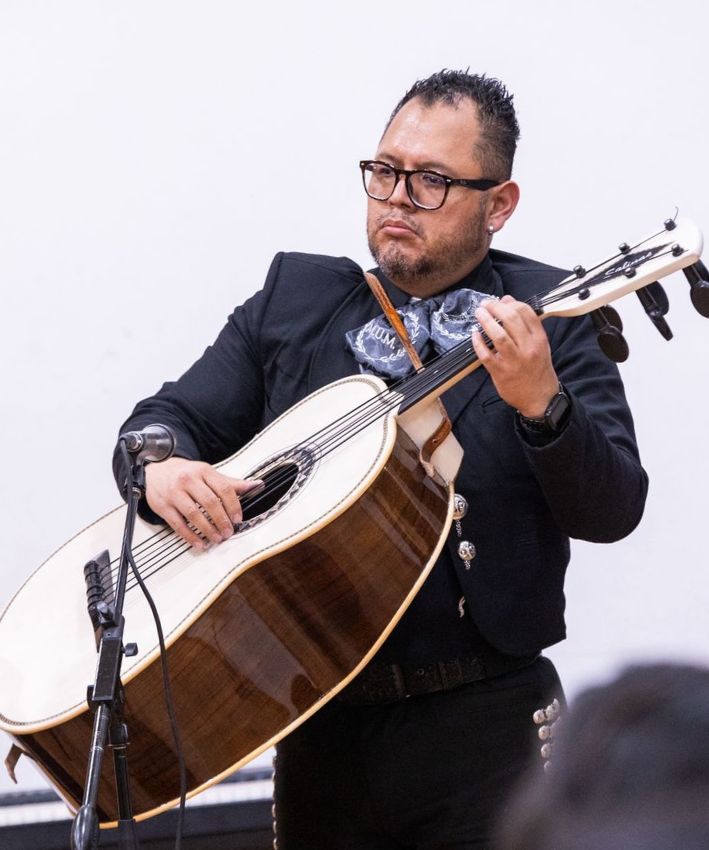 Mariachi Musician 8001947